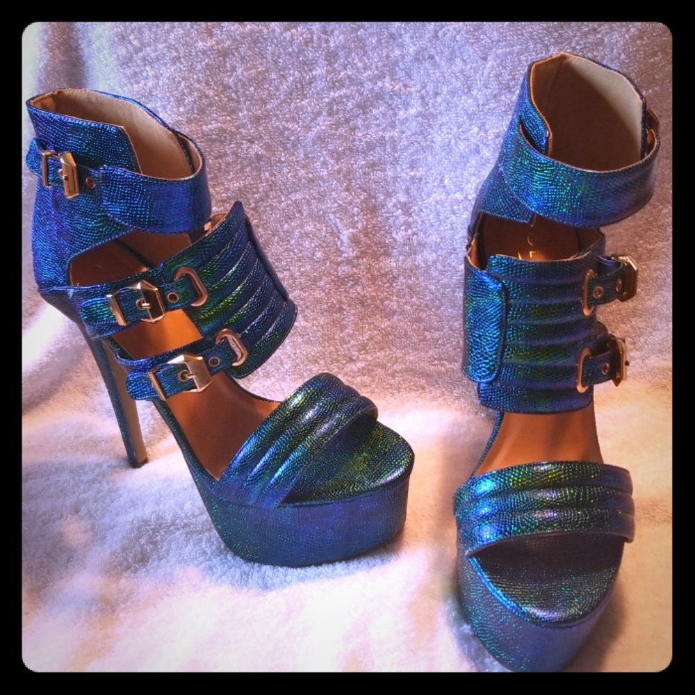 Heel shoes